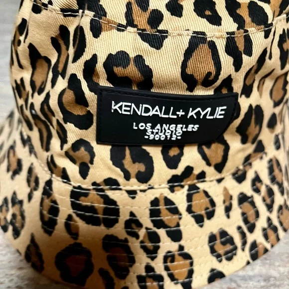 New Kendall & Kylie cheetah print hat - Picture 5 of 11